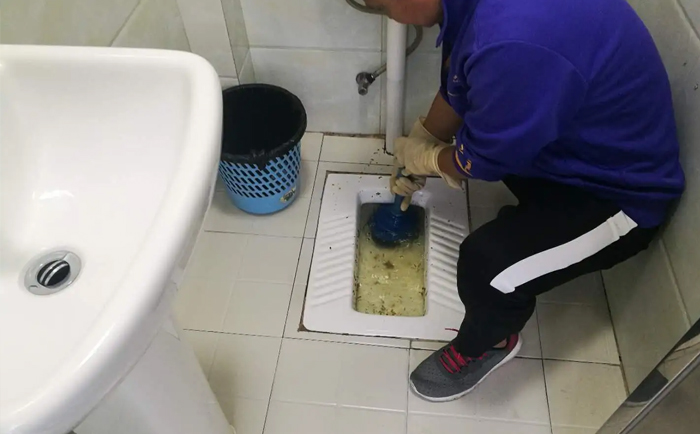 市中疏通蹲坑
